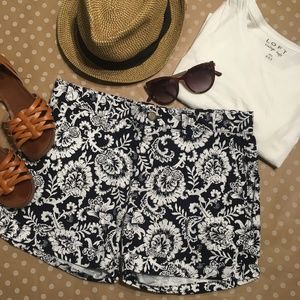 CLOSET CLOSING 8/15 -GAP Girlfriend Paisley Shorts